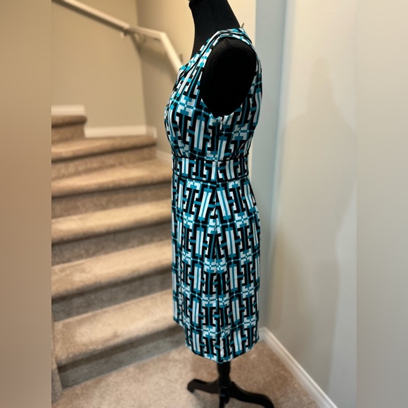 Banana Republic ladies dress in size 4P - Picture 8 of 8